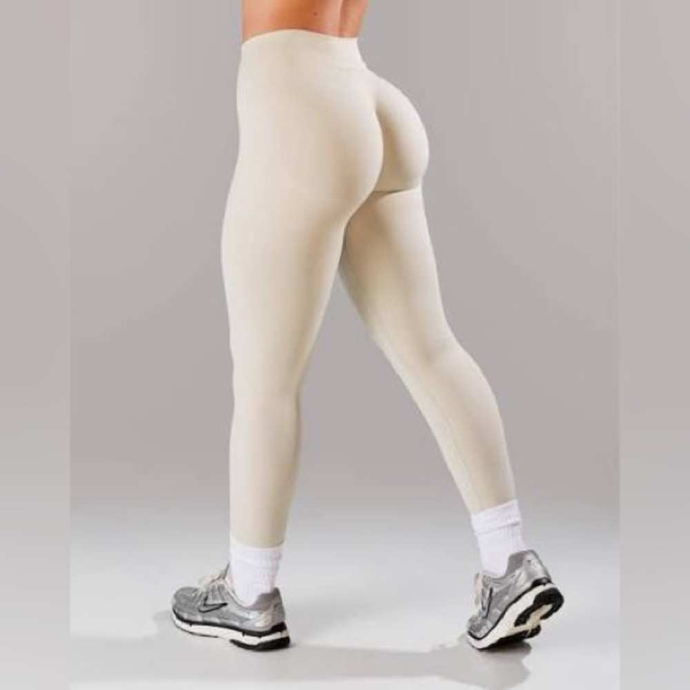 Alphalete Pump Mid Rise Leggings Wheat